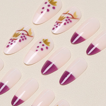 Botanisch inspiriertes Press-On Nageldesign