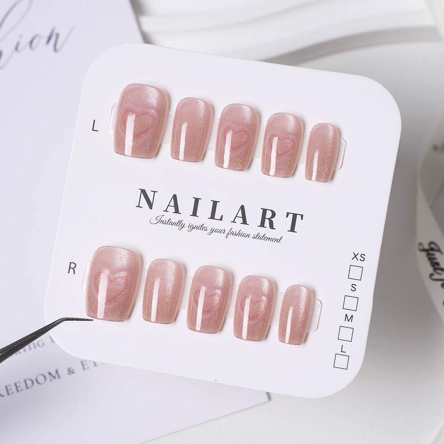 Künstlerisches Press-On-Nagelset mit einzigartigem Leoparden-Design Brehn