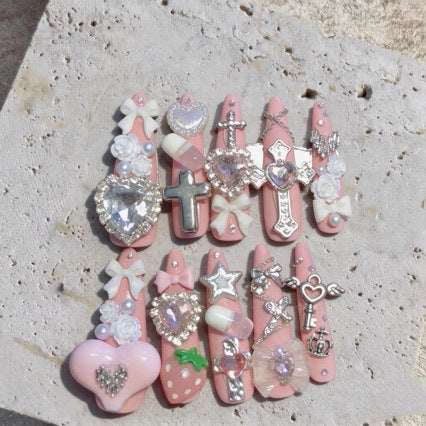 Dekorative Nagelkunst