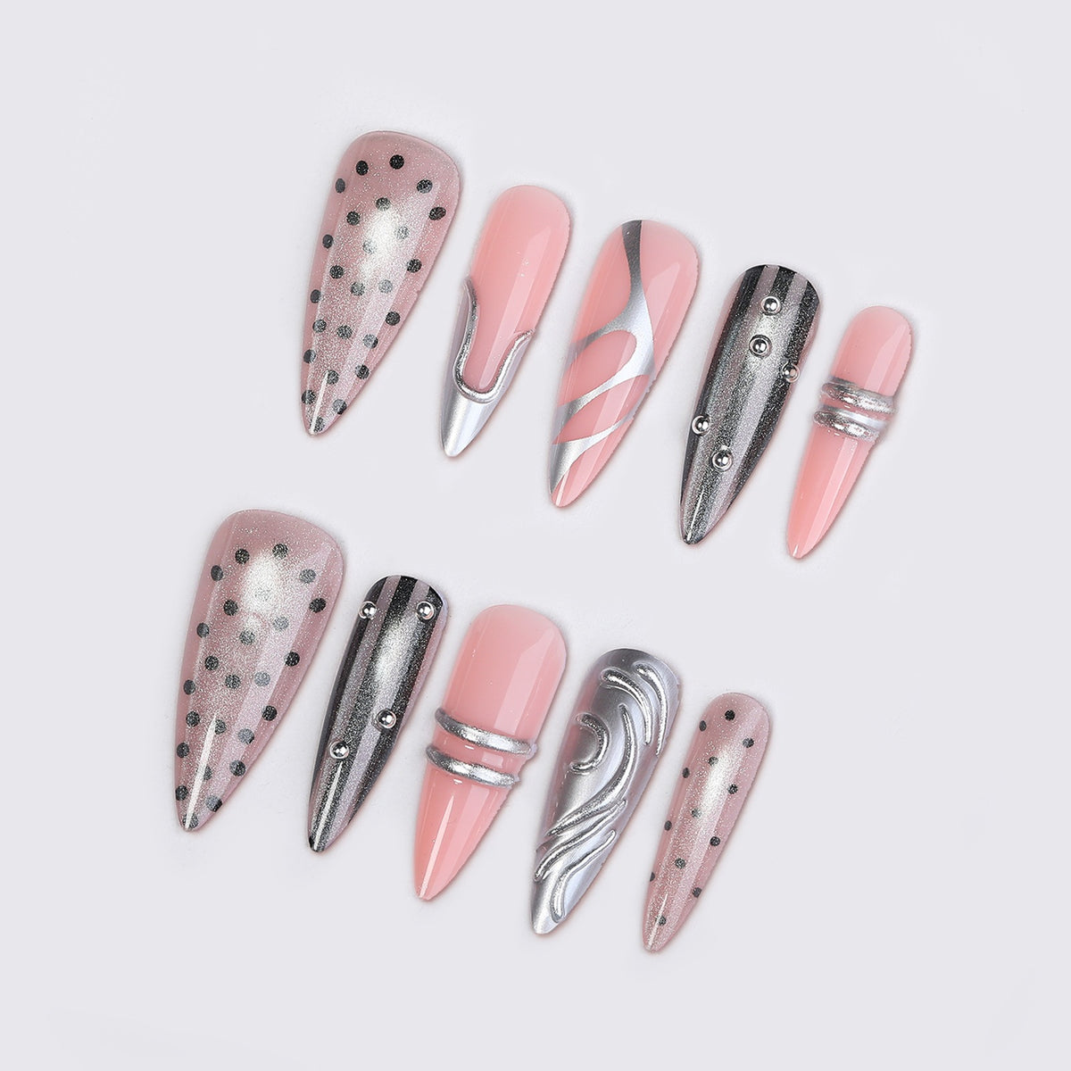 Kunstnagelset mit luxuriösen 3D-Designs und eleganten Akzenten Brehn