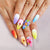 Kreatives Nagelset mit handgefertigten Blumenelementen Brehn