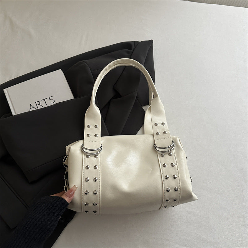 Nieten Strukturierte Handtasche