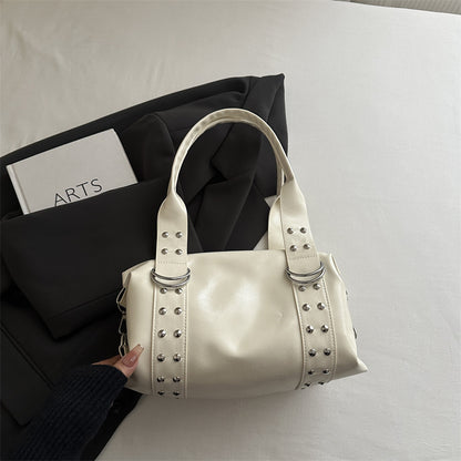 Nieten Strukturierte Handtasche