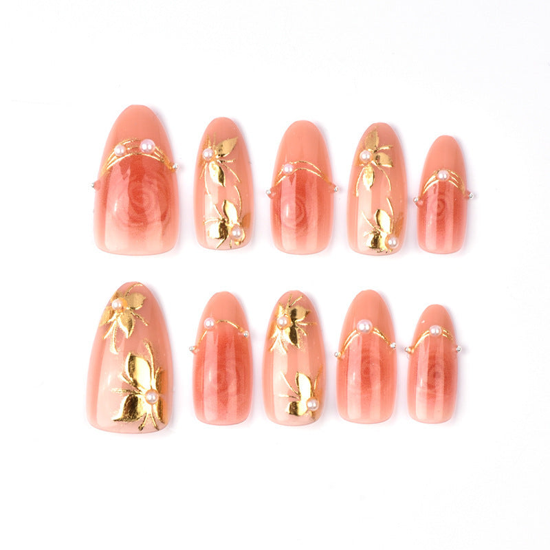 Kunstvolle Nagelspitzen mit Rosen-Design Brehn