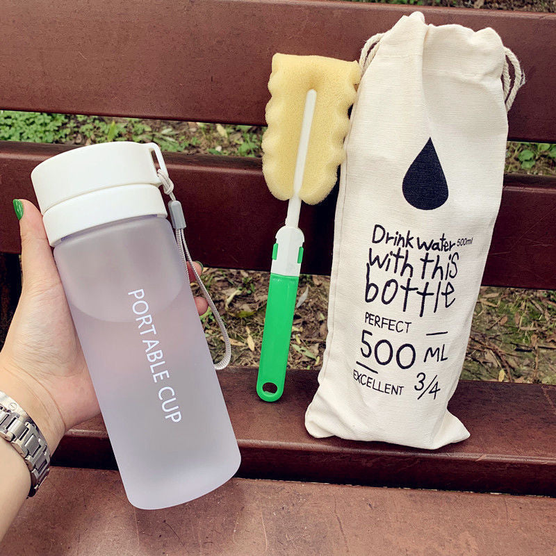 Damen tragbare Wasserflasche mit praktischem Reinigungssystem Brehn