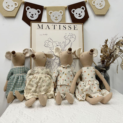 Handgefertigte Leinen-Elefant-Plüschpuppe mit langen Gliedmaßen und gepunktetem Baumwollkleid