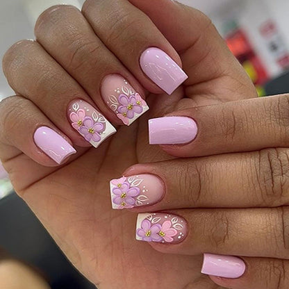 Kunstvolle Nagelverlängerungen mit floralem Design Brehn