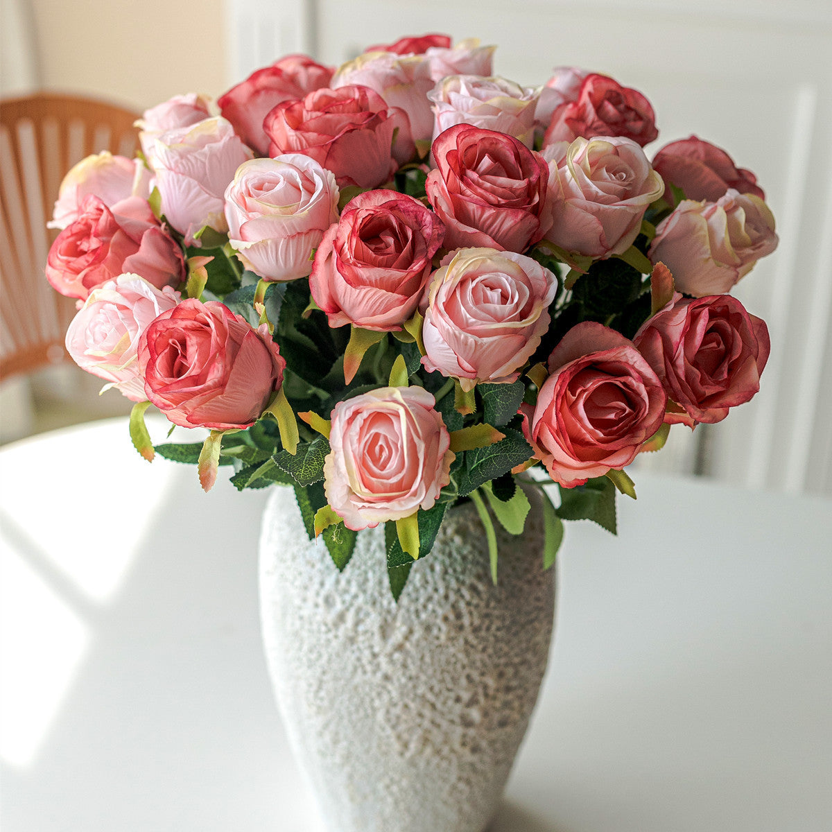Stilvolles Blumenarrangement