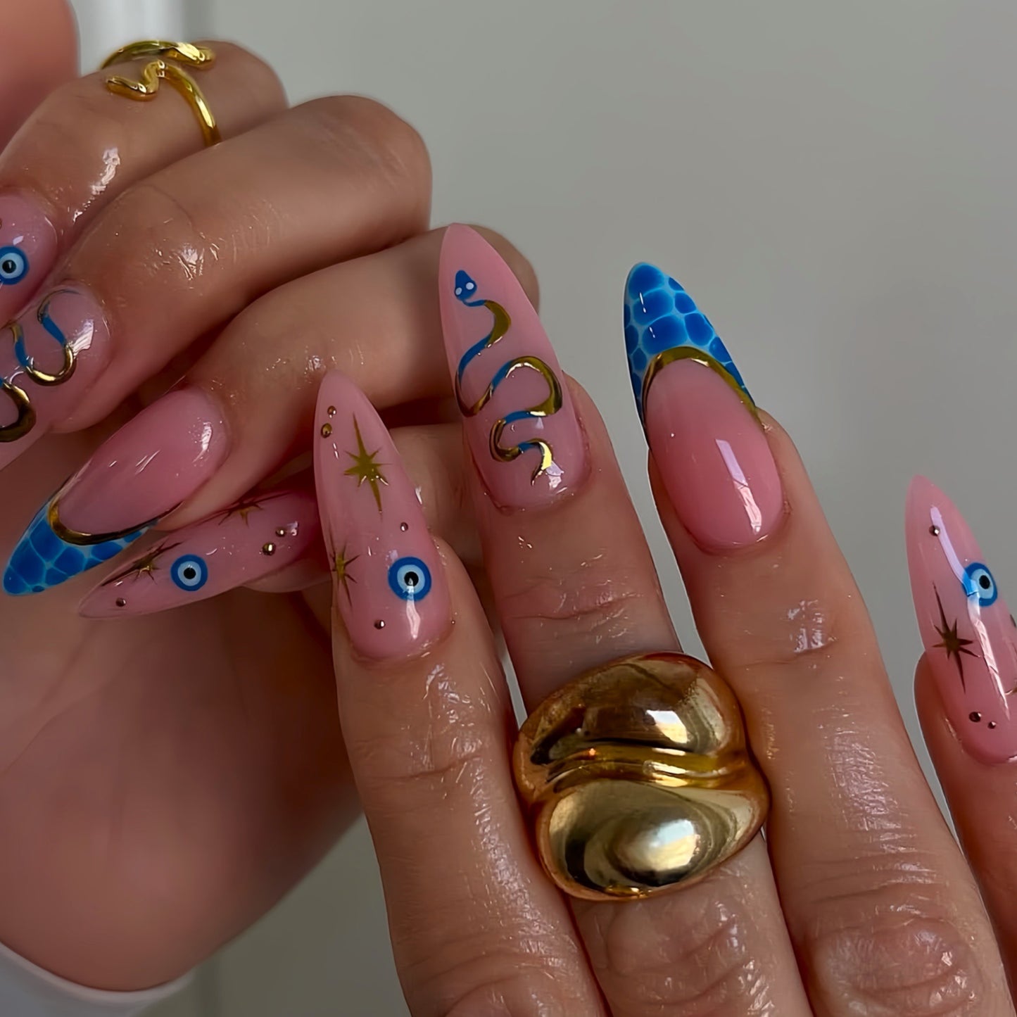 Fantasy-Themen Stiletto Press-On Nail Art Brehn