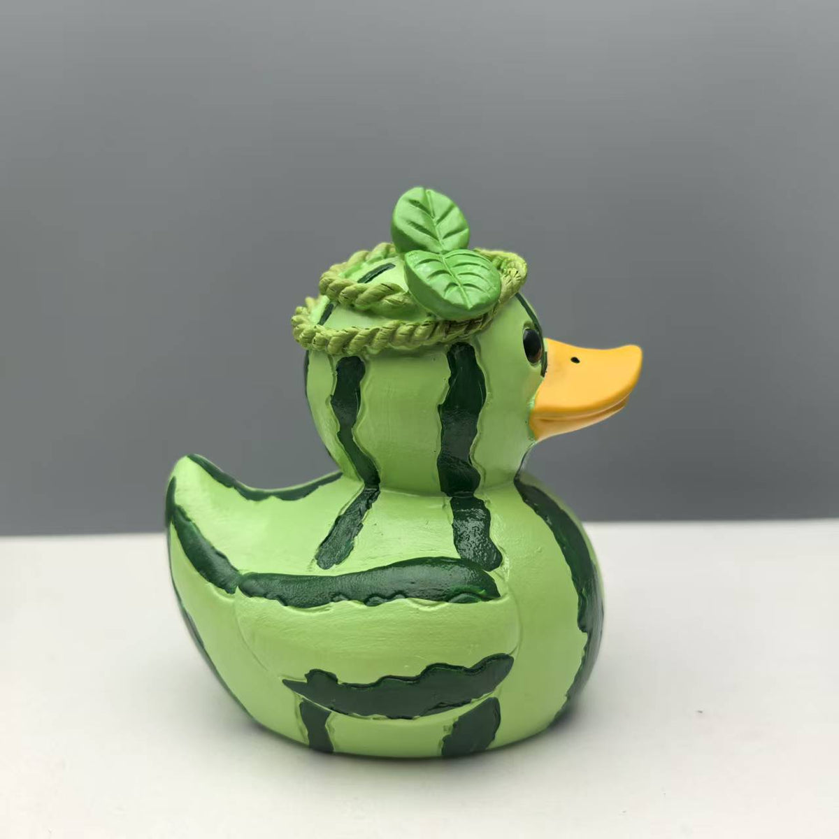 Lustige Gummiente mit Erdbeermotiv Brehn
