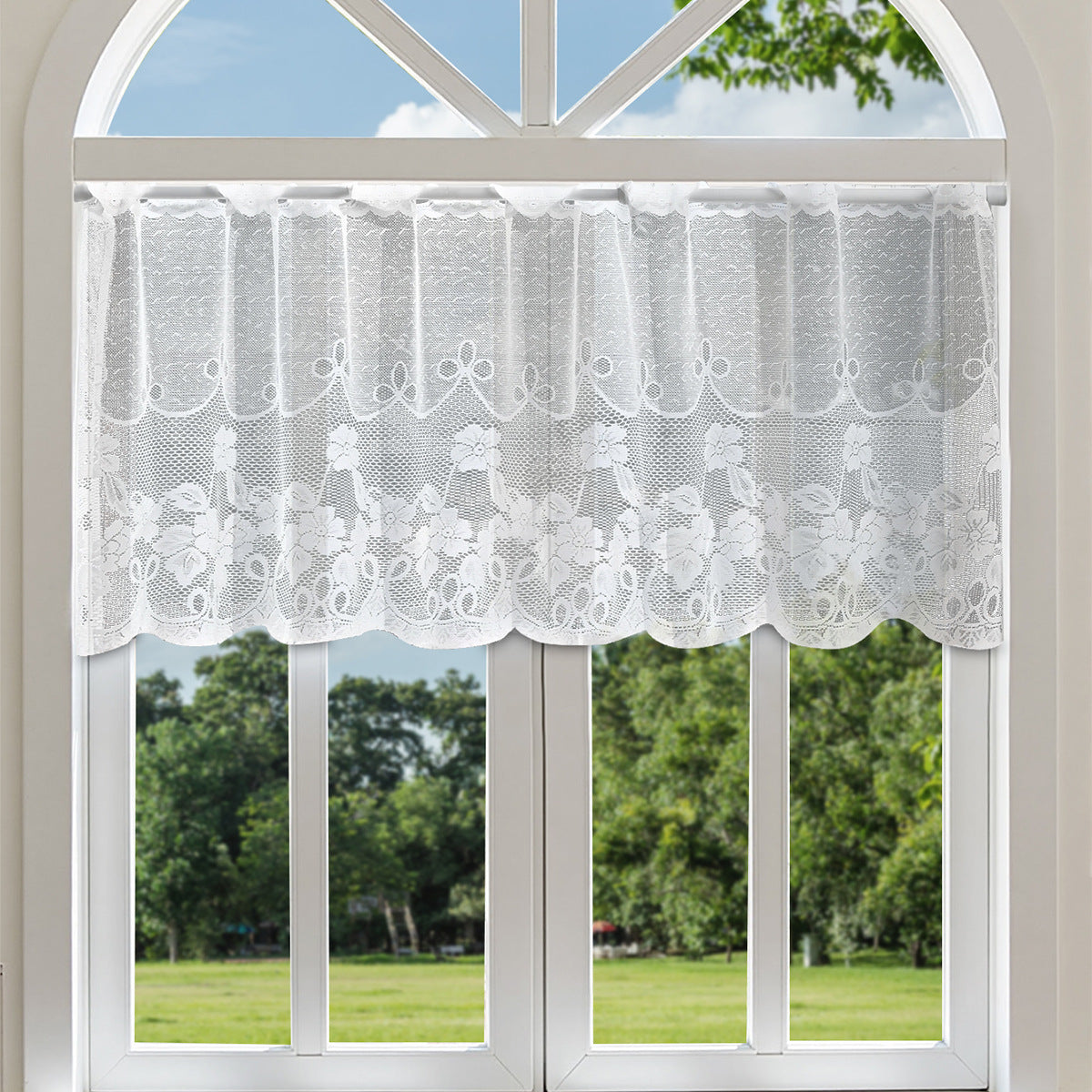 Elegante florale Spitzenfensterdekoration