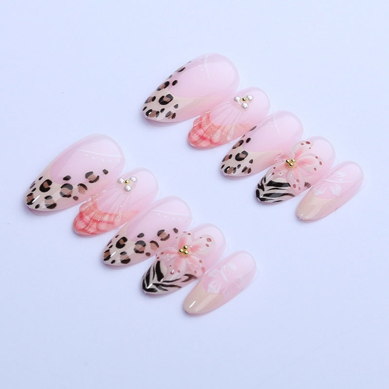 Kunstnagelset mit floralen und Leoparden-Designs Brehn