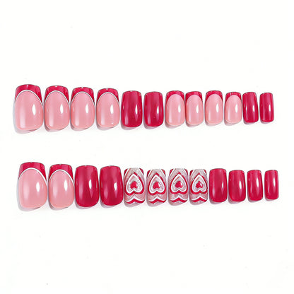 Herz-verzierte Nagelkunst Brehn