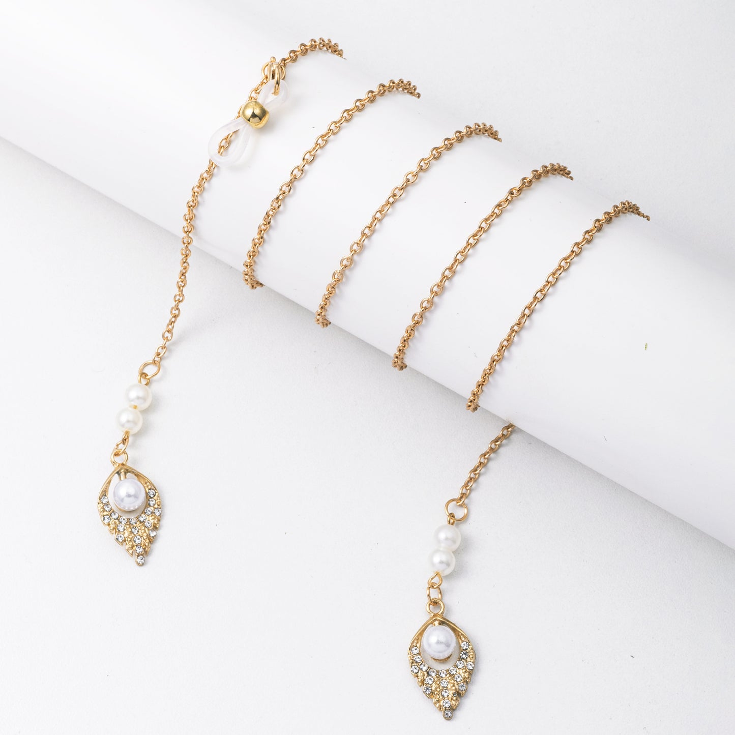 Elegante Perlenohrringe mit Kette Brehn