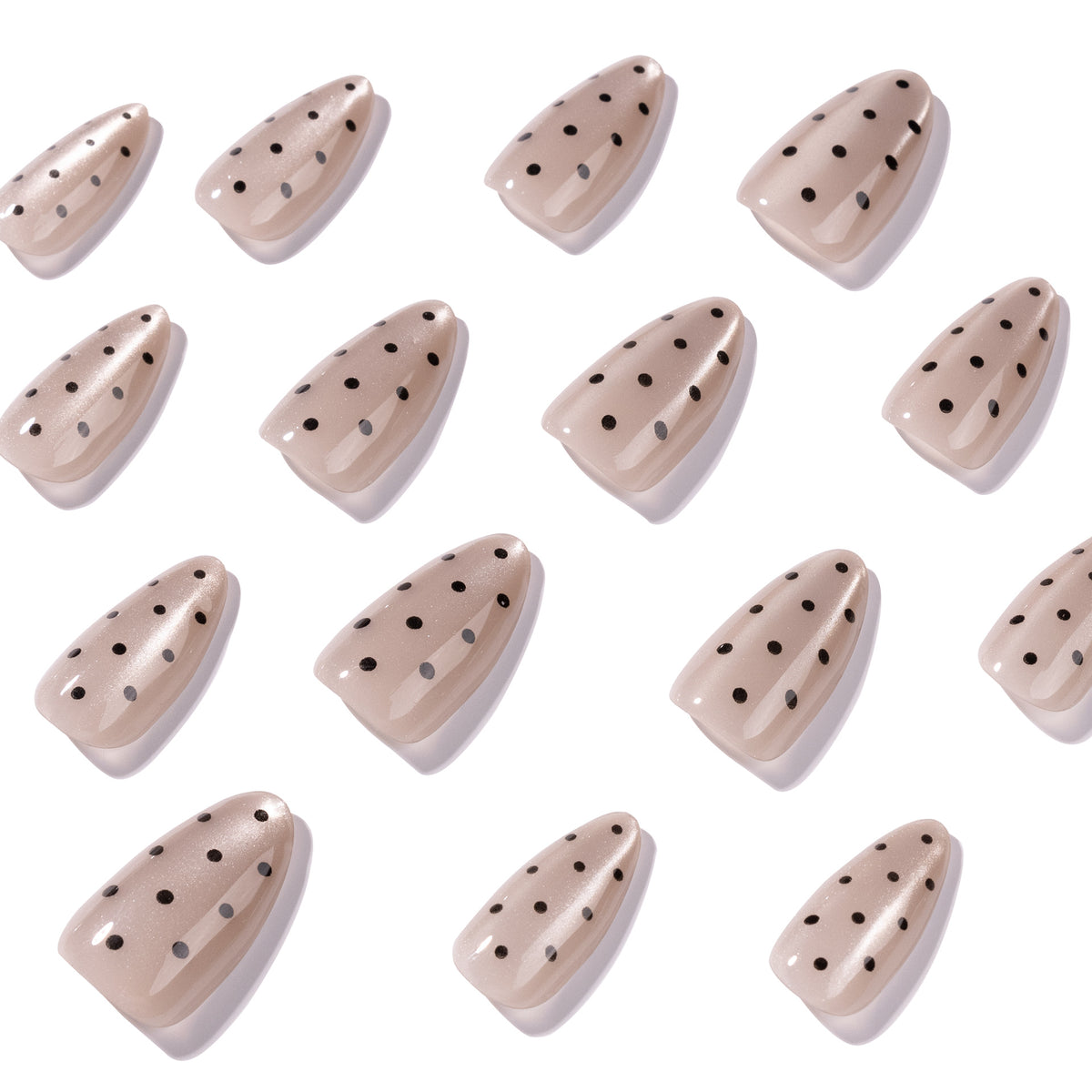 Kunstvolle Nagelspitzen im modernen Design Brehn
