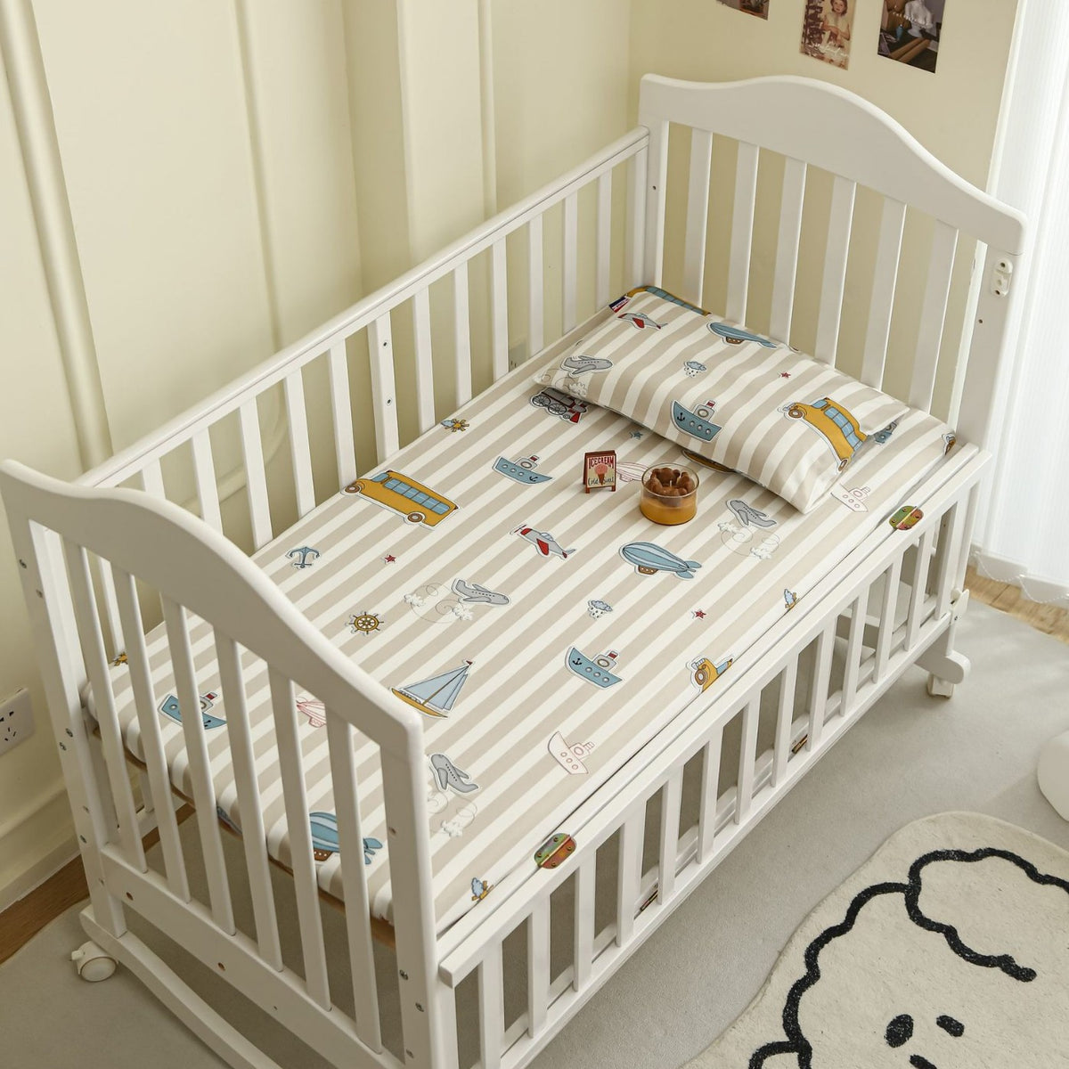 Bedrucktes Bio-Baumwoll-Spannbettlaken und Kissenbezug Set mit niedlichem Elefanten- und Wolken-Kinderzimmermuster