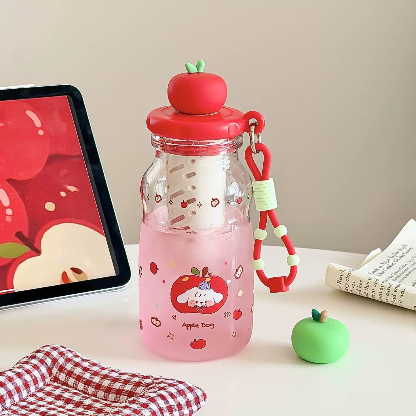 Damen Trendige und praktische Wasserflasche mit Fruchtdeckel Brehn