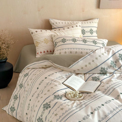 Bedwäsche-Set aus bedruckter Baumwolle mit folkloristisch inspiriertem Jacquard-Muster