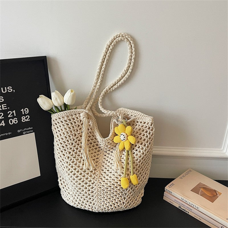 Strick Tote-Bag Im Boho-Stil mit Charmanten Anhängern Brehn