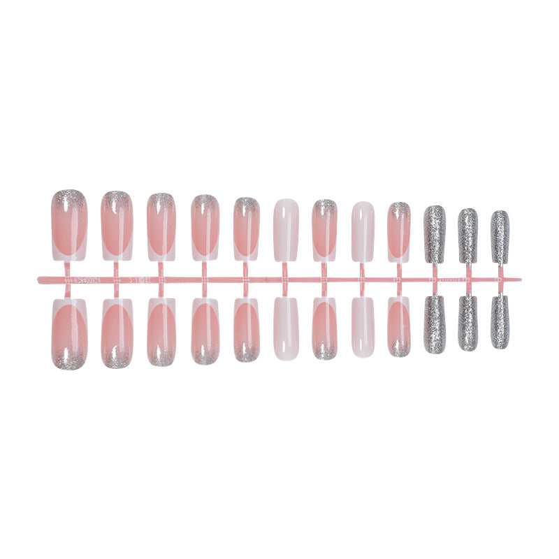 Elegantes Press-On-Nagelset mit glitzernden Spitzen Brehn