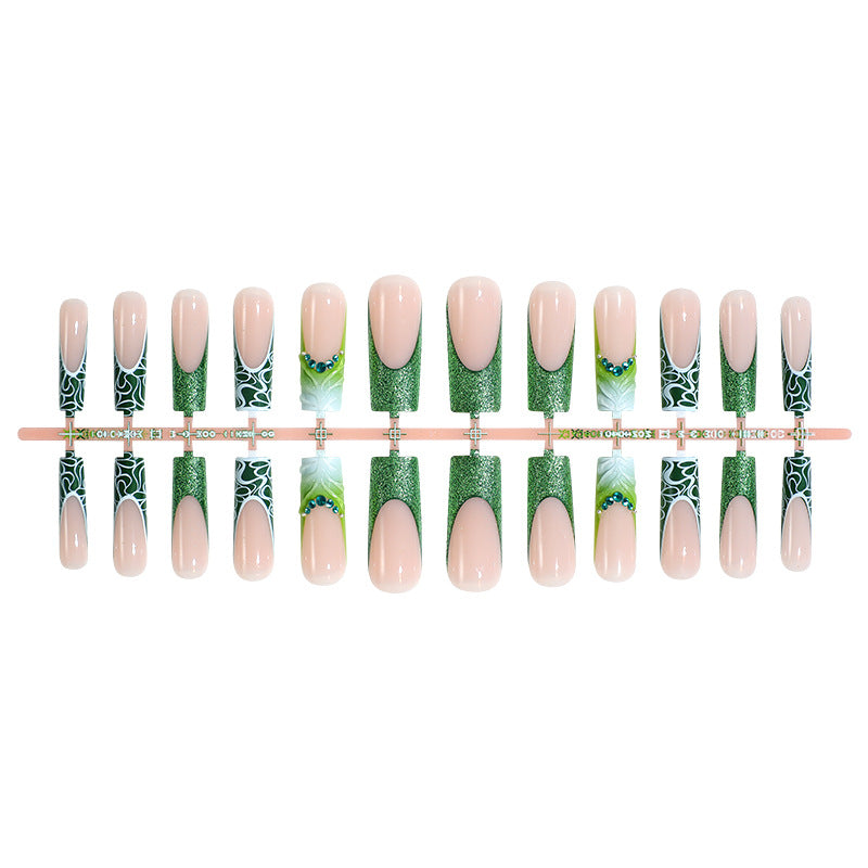 Kunstnagelset mit eleganten Glitzer- und spezifischen Designs Brehn