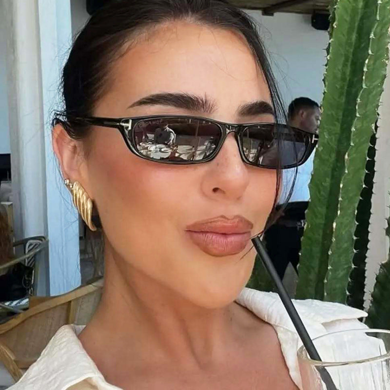 Damen modische Sonnenbrille mit schmalem Rahmen und braunen Gläsern Brehn