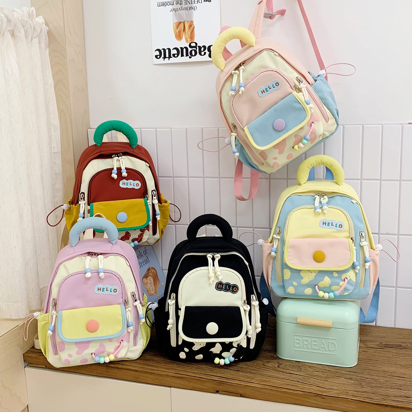 Freizeit-Rucksack mit Bunten Applikationen und Kreativem Design Brehn