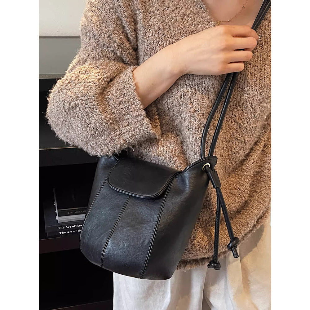 Zeitgenössische Leder Kordelzug Eimer Tasche Brehn
