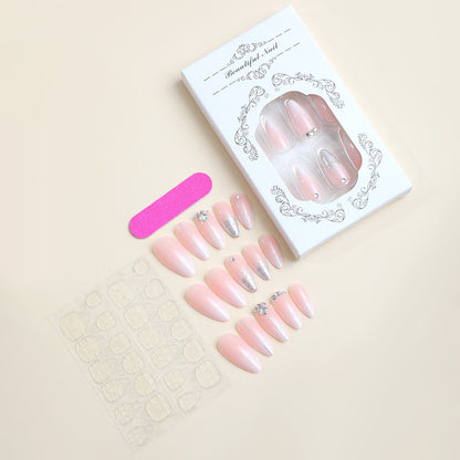 Kunstnagelset mit eleganten Glitzer- und Strassakzenten Brehn