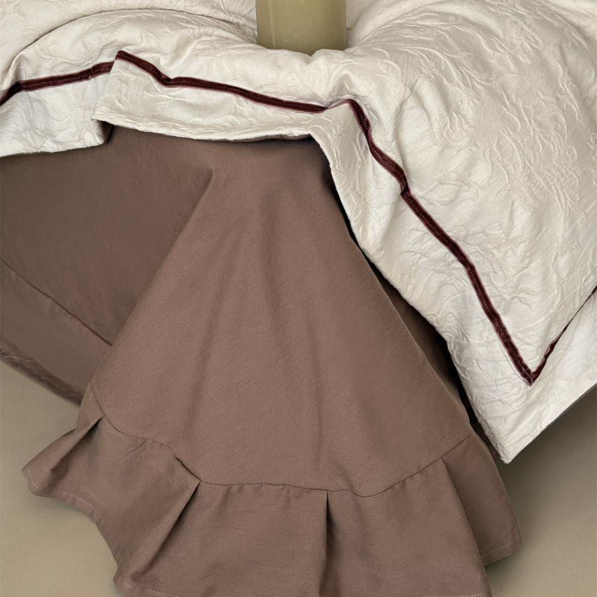 Pr geprägt Floral Jacquard Bettbezug & Oxford Kissenbezug Set mit kontrastierendem Paspel-Trim