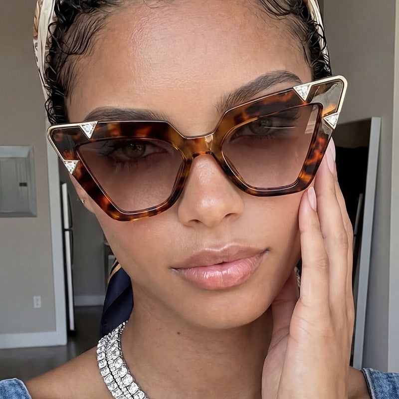 Damen Cat-Eye Sonnenbrille mit luxuriösem Motiv und schützendem UV-Filter Brehn