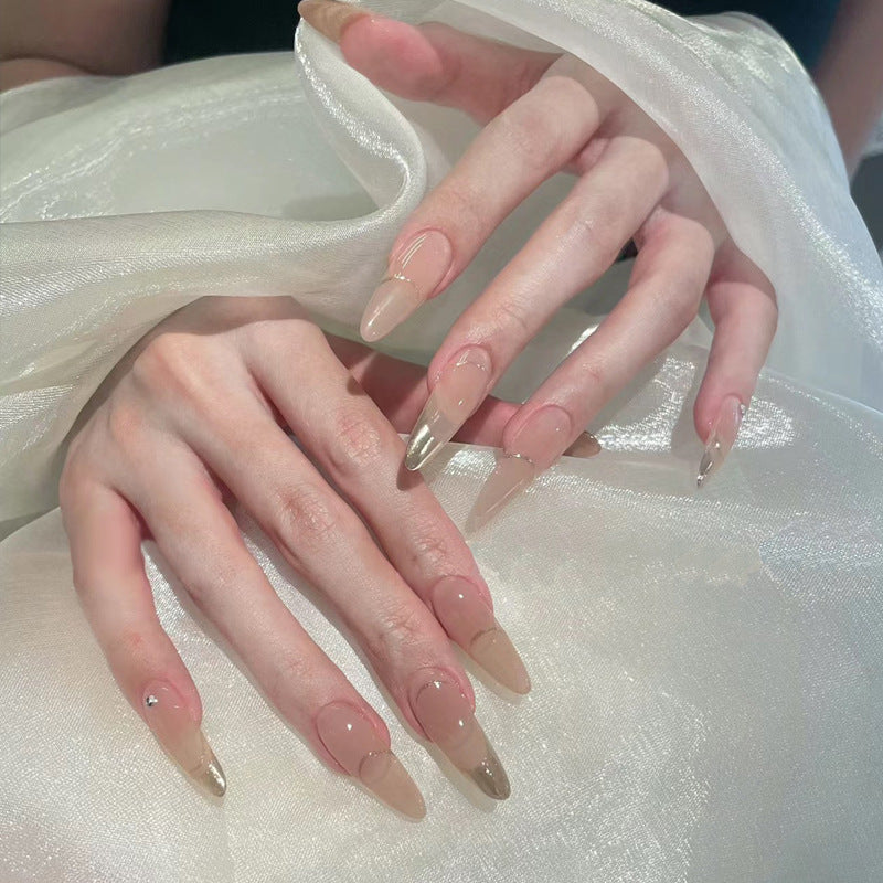 Glänzendes Nagelset Brehn