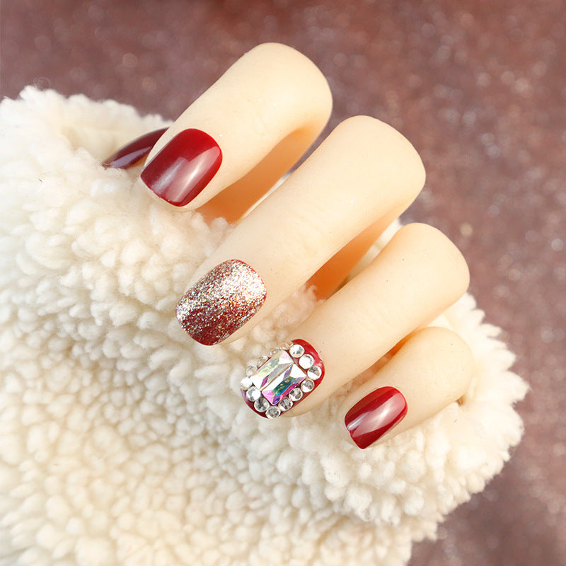 Glamouröses Press-On Nagelset mit Glitzer und Strassakzenten Brehn