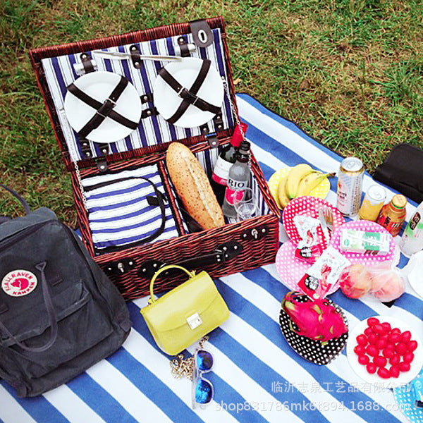 Damen luxuriöser Picknickkorb mit integriertem Geschirr-Set und isolierter Kühlfunktion Brehn