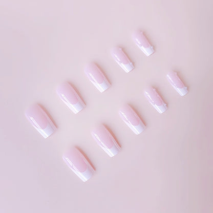 Künstliche Nagelspitzen mit eleganten Perlenakzenten Brehn