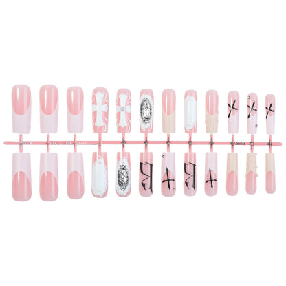 Kreatives Kunstnagelset mit eleganten Designs Brehn