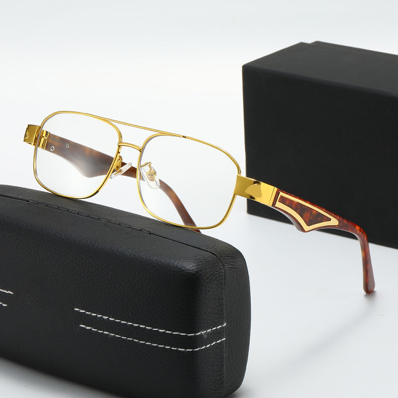 Damen stilvolle Korrektionsbrille mit angularen Akzenten Brehn