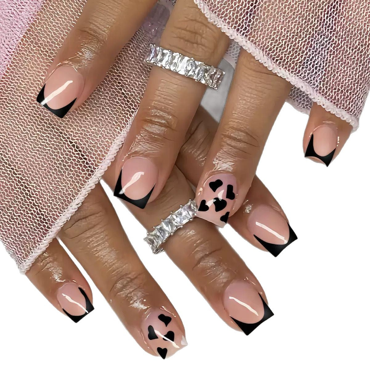 Einzigartige Herz-Akzent Nagelkunst Brehn