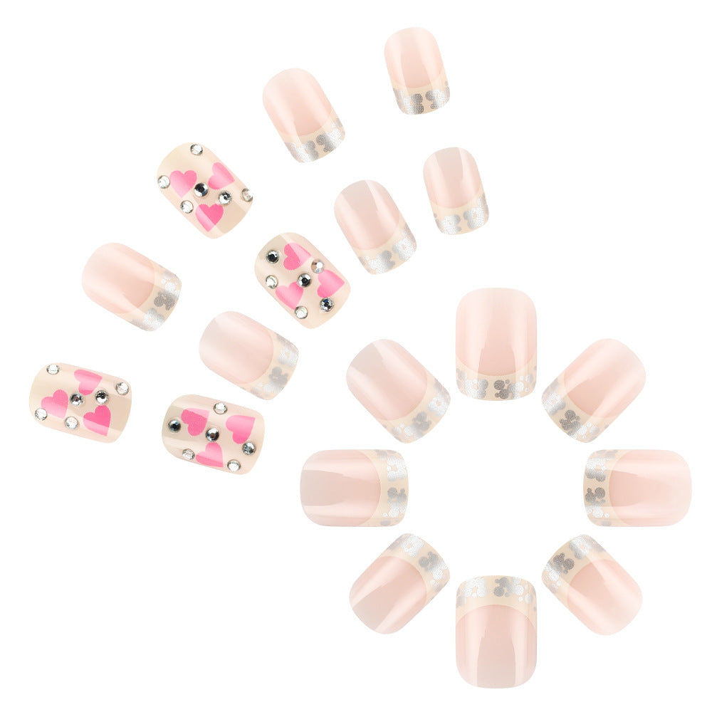 Herz-verzierte Press-On Nagelkunst Brehn