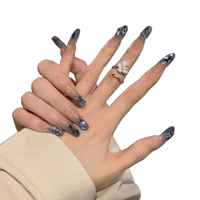 Künstlerische Nagelspitzen mit Verspielten Motiven Brehn