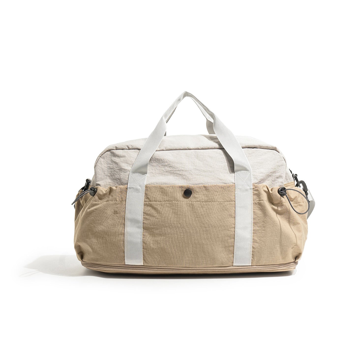 Geräumige Reisetasche mit verstellbaren Trägern