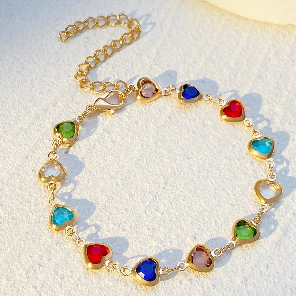 Herzförmiger Edelstein Charm-Armband Brehn
