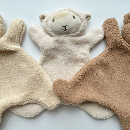 Handgefertigtes Leinen-Elefant-Plüschspielzeug mit gestreiftem Rüschkragen und weichem Overall