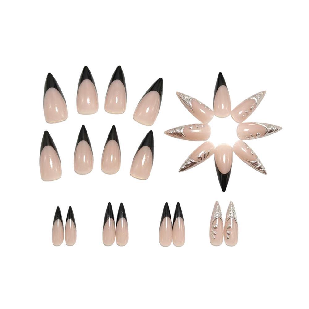 Elegante Nagelkunst mit Metallic-Design Brehn