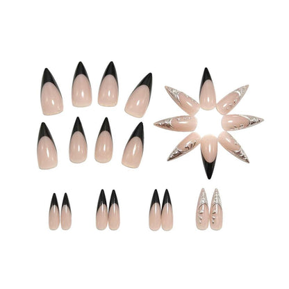 Elegante Nagelkunst mit Metallic-Design Brehn