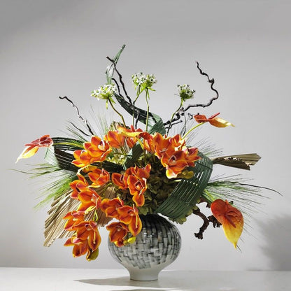 Aufwendige künstliche Blumenarrangement