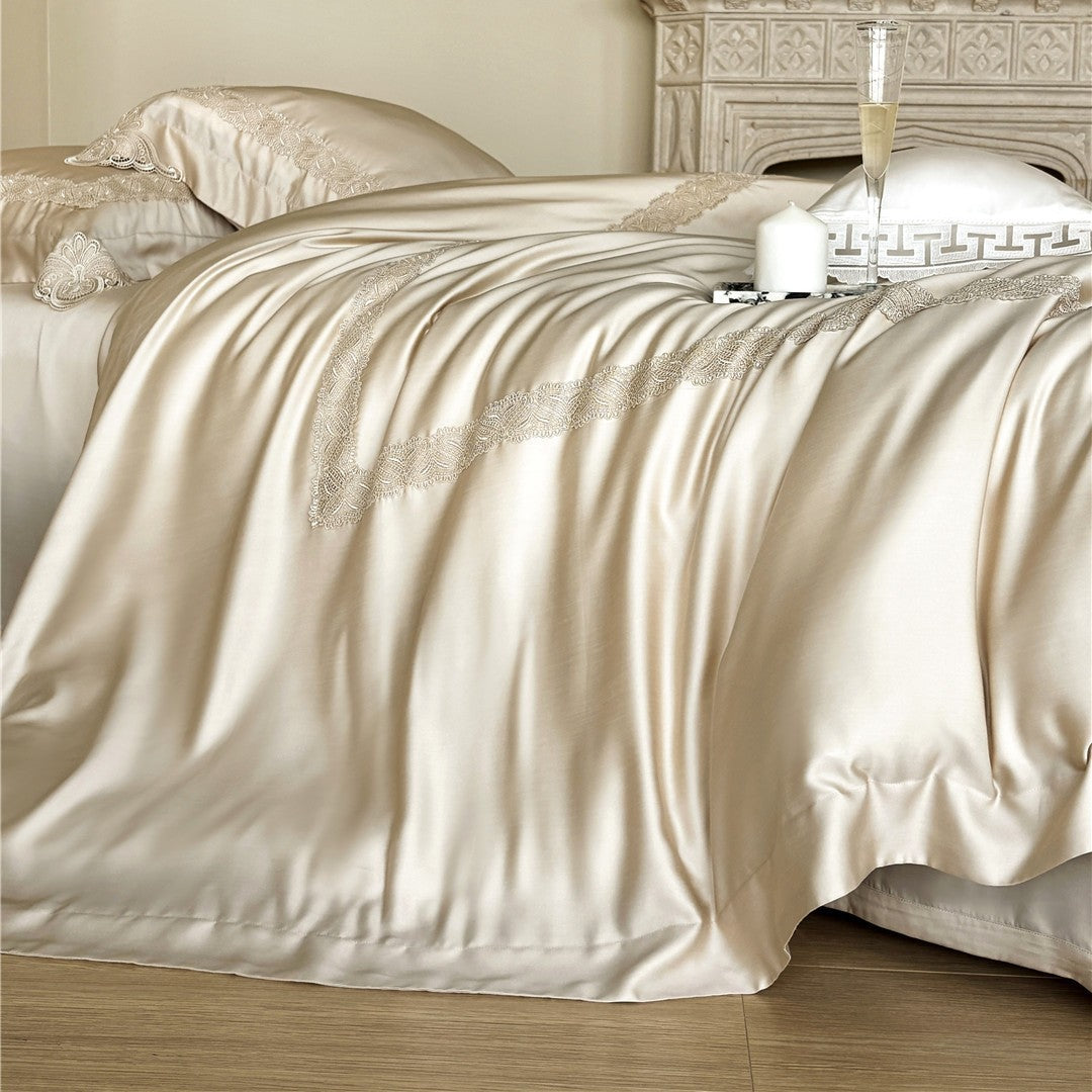 Seidenbesticktes Blumensatin-Bettwäsche-Set mit Spitzenbesatz-Kissenbezügen