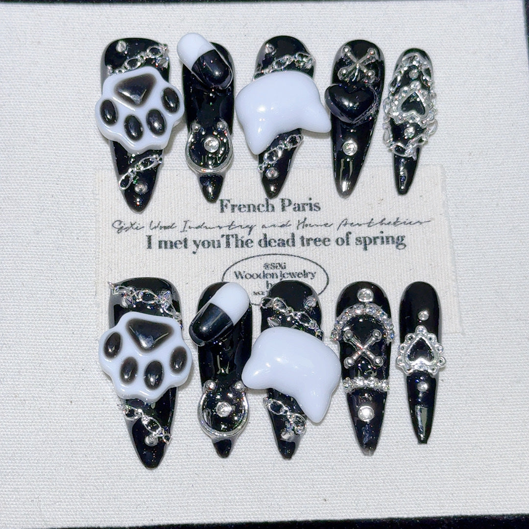 Glamouröse dekorative Nagelverzierungen