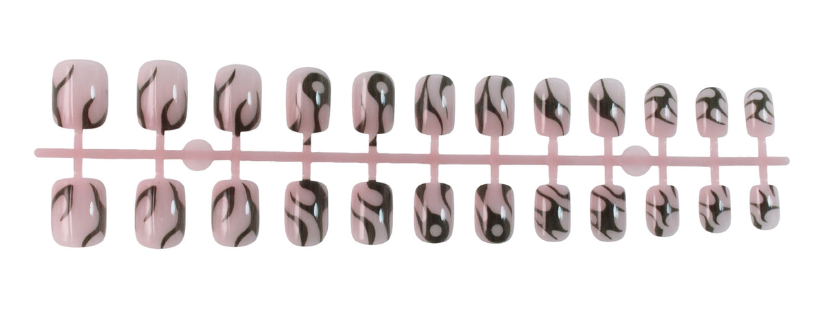 Kunstnagelset mit elegantem Schwarz-Weiß-Design Brehn