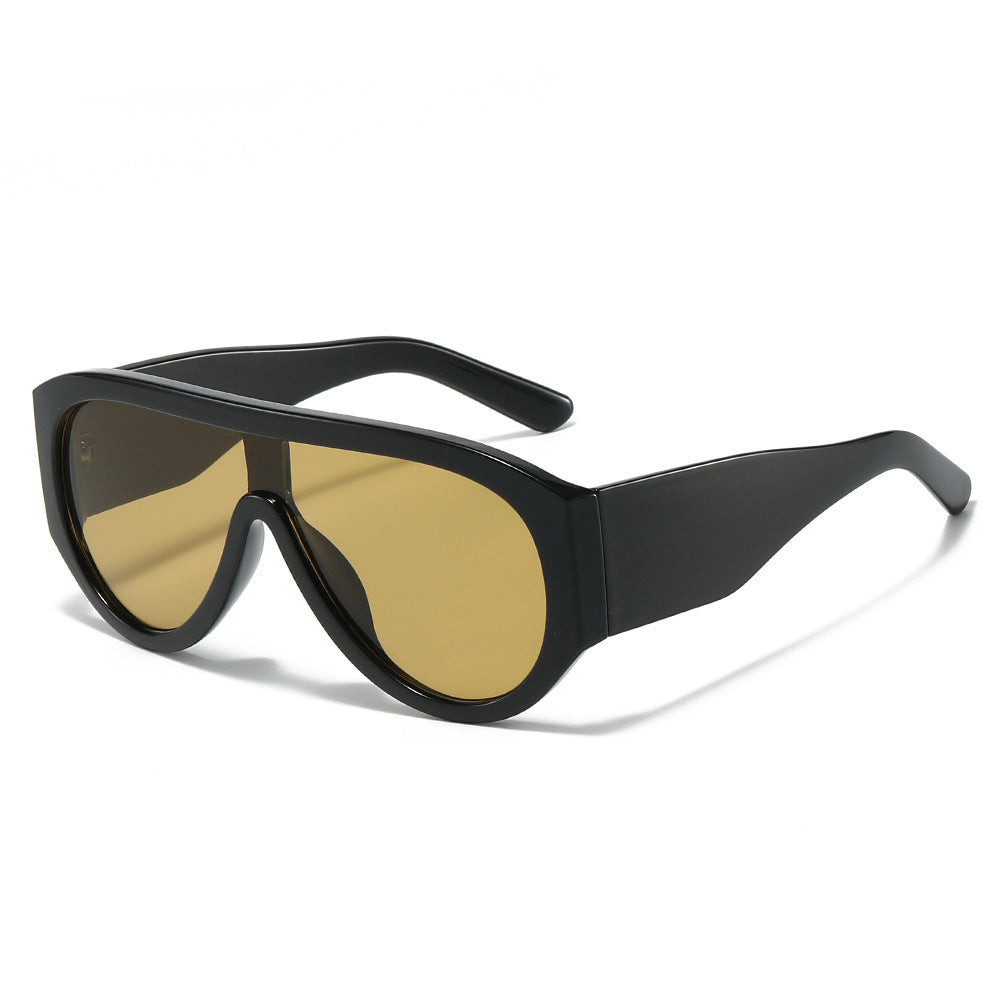 Retro-inspirierte übergroße Sonnenblenden-Sonnenbrille Brehn